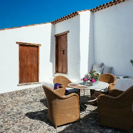 Las Casas Del Camino Real *