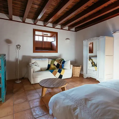 Las Casas Del Camino Real *